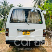 NISSAN CARAVAN 1995