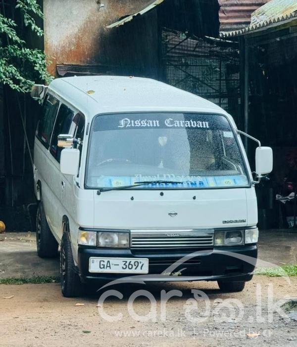 NISSAN CARAVAN 1995