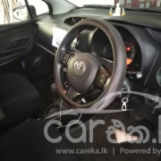 TOYOTA VITZ 2017