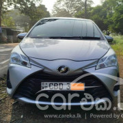 TOYOTA VITZ 2017
