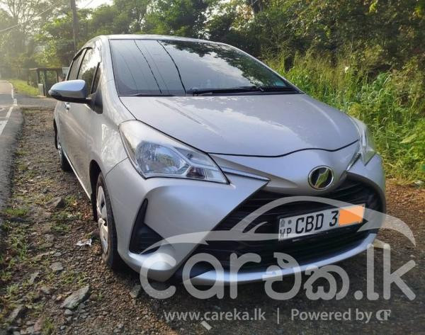 TOYOTA VITZ 2017