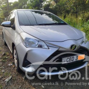 TOYOTA VITZ 2017