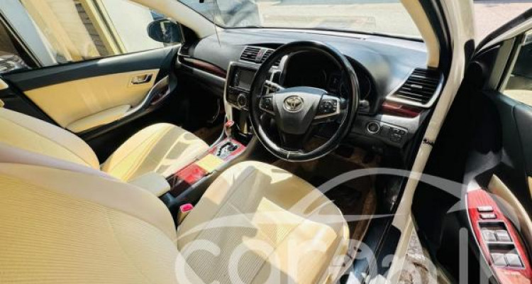 TOYOTA PREMIO 2020