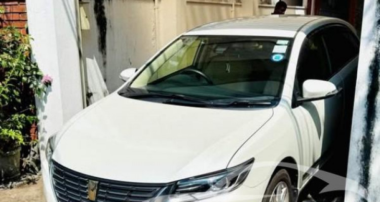 TOYOTA PREMIO 2020