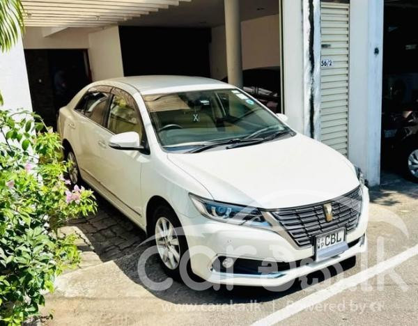 TOYOTA PREMIO 2020
