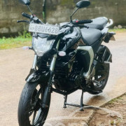 YAMAHA FZ 2015