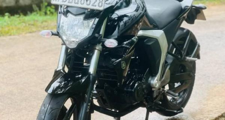 YAMAHA FZ 2015