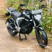YAMAHA FZ 2015