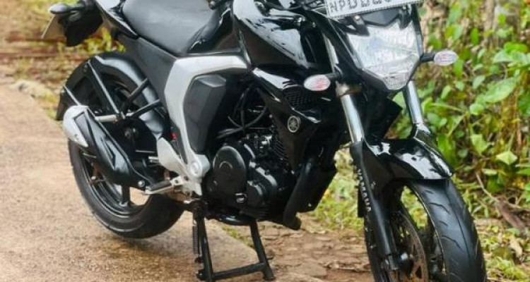 YAMAHA FZ 2015