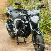 YAMAHA FZ 2015