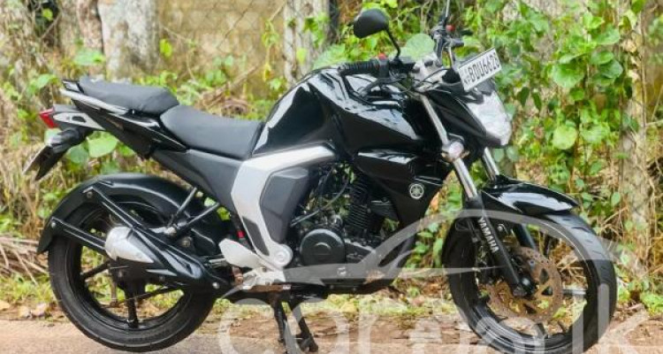 YAMAHA FZ 2015
