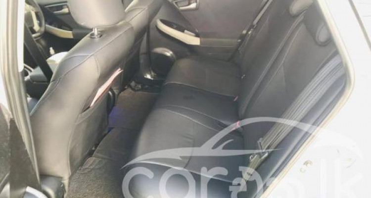 TOYOTA PRIUS 2012