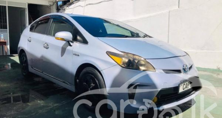 TOYOTA PRIUS 2012