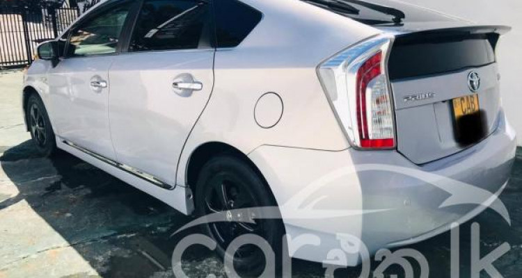 TOYOTA PRIUS 2012