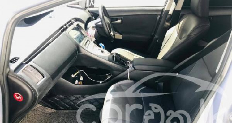 TOYOTA PRIUS 2012