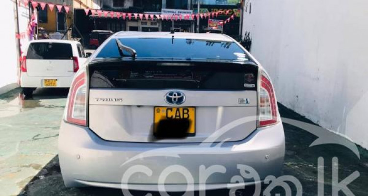 TOYOTA PRIUS 2012