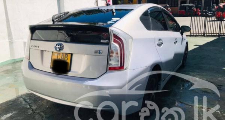 TOYOTA PRIUS 2012