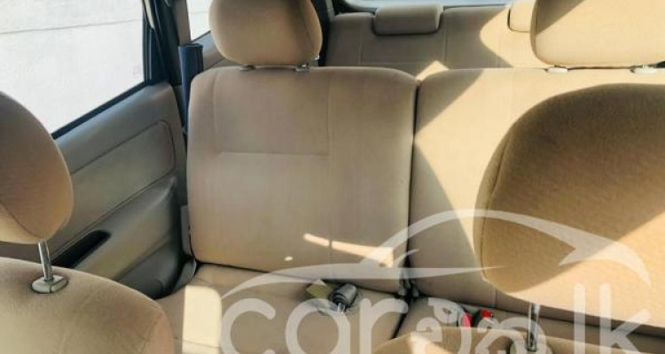TOYOTA AVANZA 2011