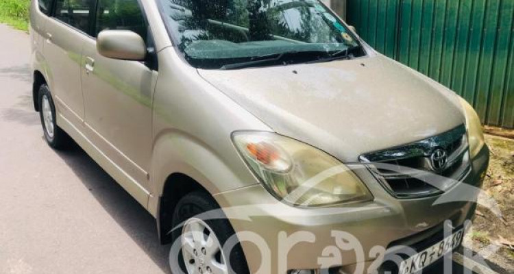 TOYOTA AVANZA 2011