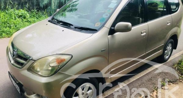 TOYOTA AVANZA 2011