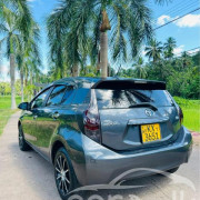 TOYOTA AQUA 2012