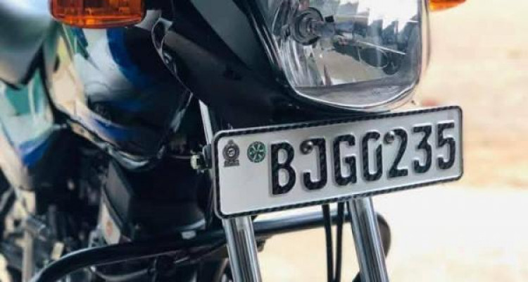 BAJAJ CT100 2024