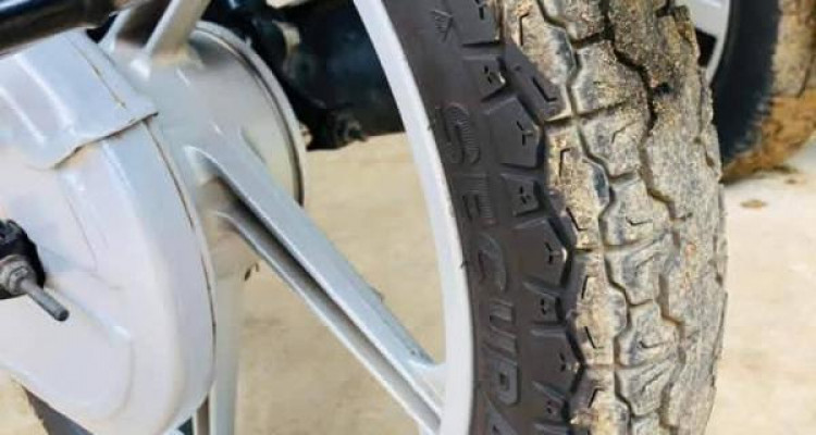 BAJAJ CT100 2024