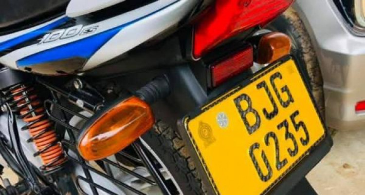 BAJAJ CT100 2024