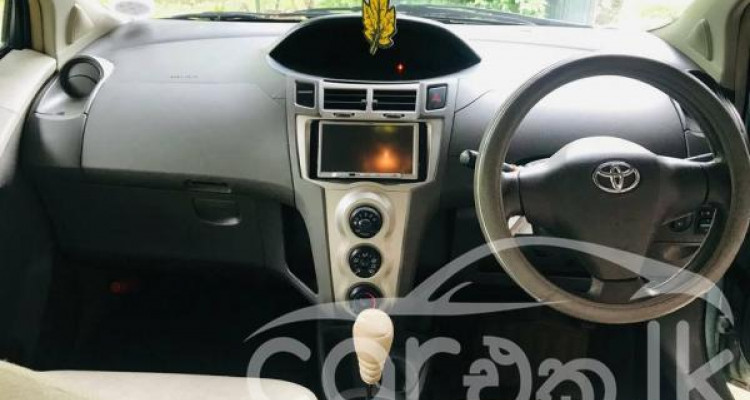 TOYOTA VITZ 2008