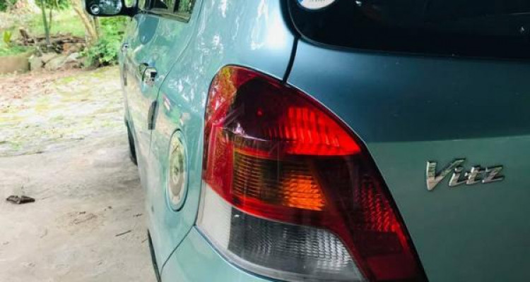 TOYOTA VITZ 2008