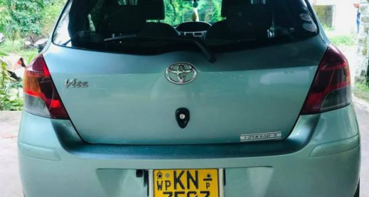 TOYOTA VITZ 2008