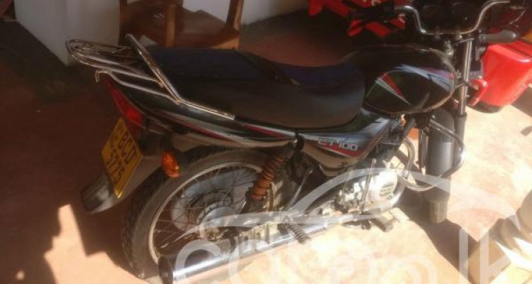 BAJAJ CT100 2015