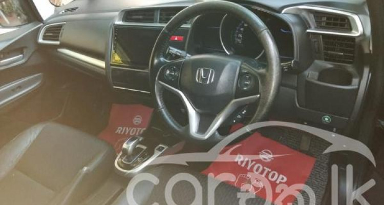 HONDA FIT GP5 2015