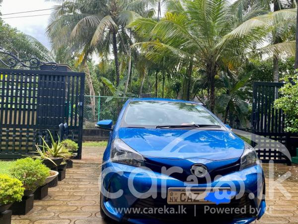 TOYOTA VITZ 2015