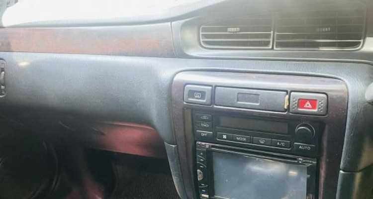 NISSAN BLUEBIRD 1996