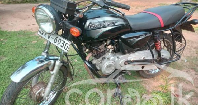 BAJAJ BOXER 2012