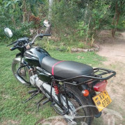 BAJAJ BOXER 2012