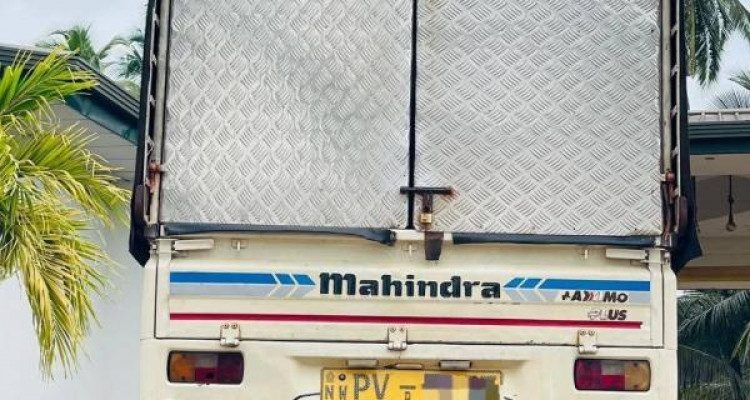 MAHINDRA MAXXIMO PLUS 2013