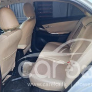 TOYOTA PREMIO 2017