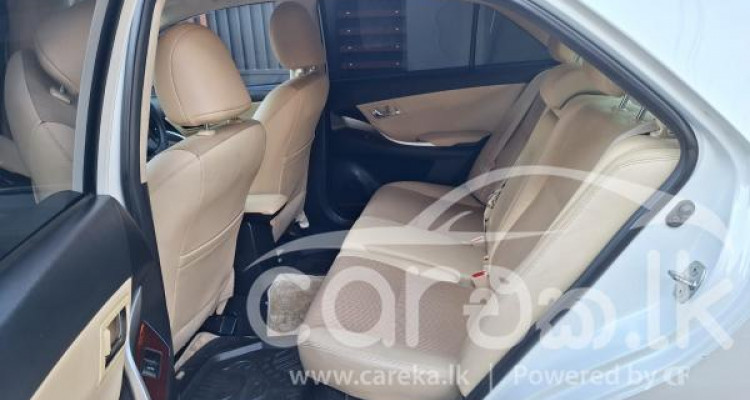 TOYOTA PREMIO 2017
