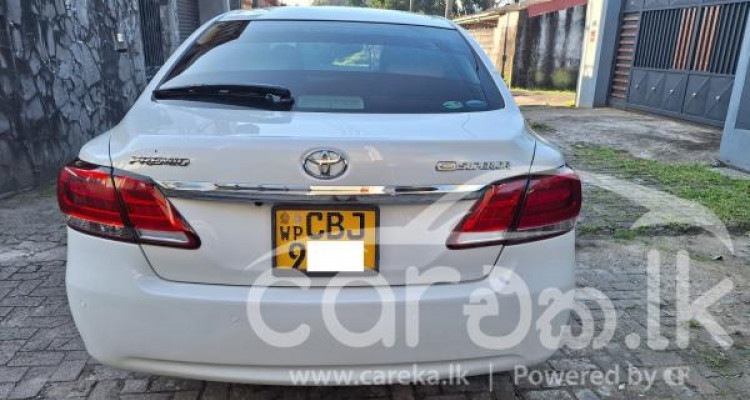 TOYOTA PREMIO 2017