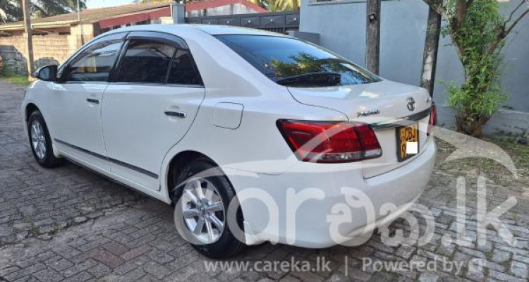 TOYOTA PREMIO 2017