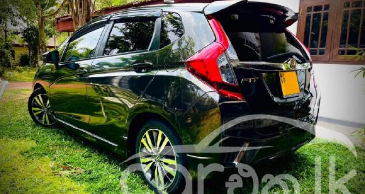 HONDA FIT GP5 2015