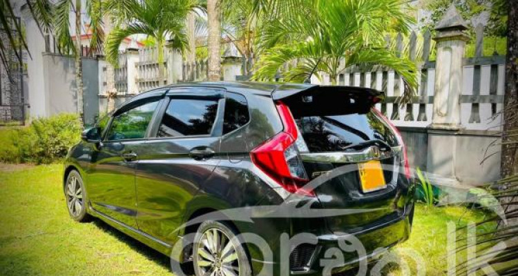 HONDA FIT GP5 2015