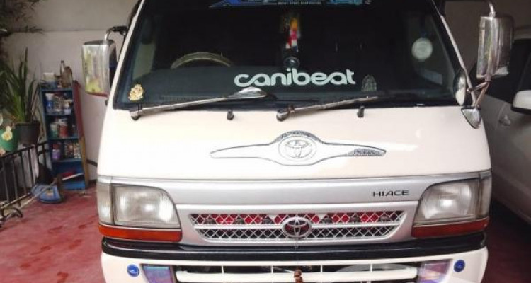 TOYOTA HIACE 1998