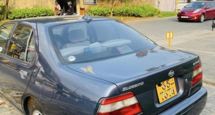 NISSAN BLUEBIRD 1999