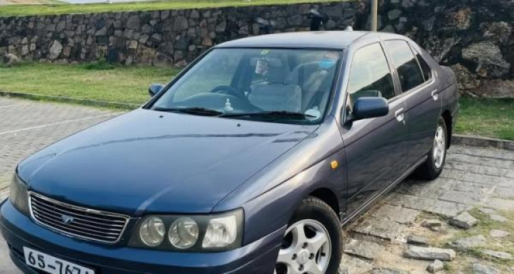 NISSAN BLUEBIRD 1999