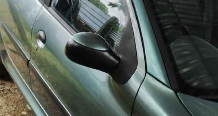 PEUGEOT 206 2002