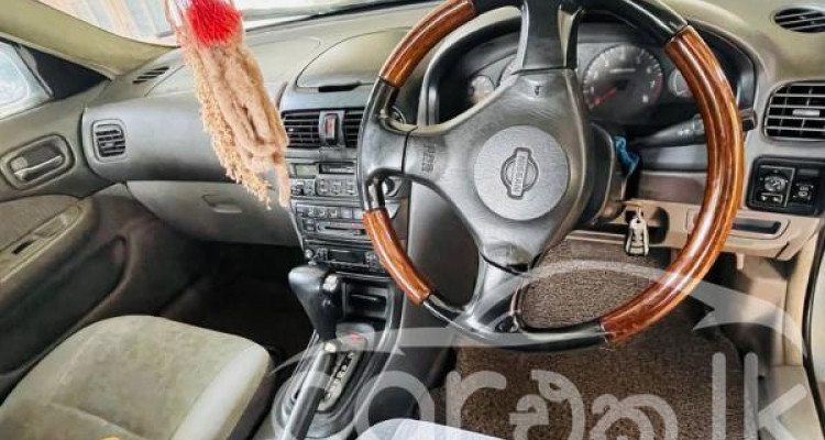 NISSAN SUNNY 2000