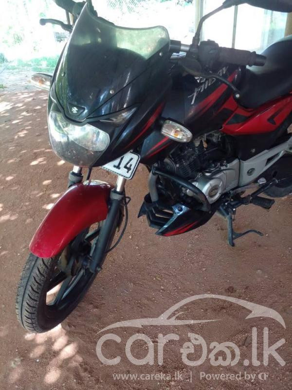 BAJAJ PULSAR 150 2017